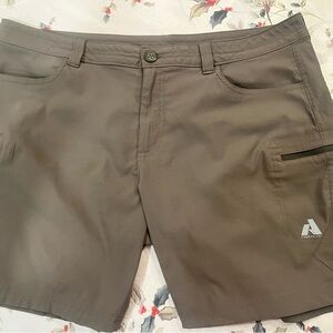 Eddie Bauer Woman’s Pro Guide Shorts -Size 16